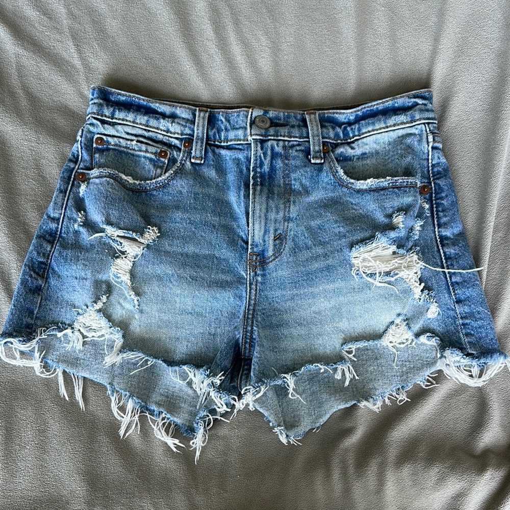 Abercrombie Mid Rise Distressed Denim Shorts 26/2